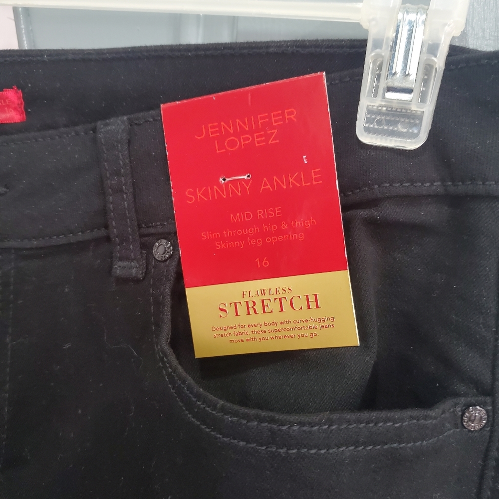 NWT Black Jennifer Lopez stretch Skinny jeans size 16